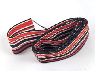 Band für eine Bandspange Eisernes Kreuz 2.Klasse 1939/ Kriegsverdienstkreuz 2.Klasse/ Anschlussmedaille 1.10.1938. Gesamtbreite 25mm. Sie erhalten 5cm von der Rolle abgeschnitten