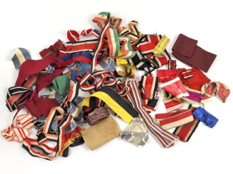 Konvolut Bänder für Orden und Ehrenzeichen Deutsch und International sowie patriotisches.