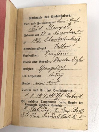 Preußen, Militärpaß und Soldbuch eines Angehörigen im Infanterie Regiment 64. Während des Krieges Feld Artillerie Regiment 54