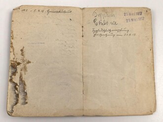 Preußen, Militärpaß und Soldbuch eines Angehörigen im Infanterie Regiment 64. Während des Krieges Feld Artillerie Regiment 54