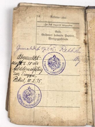 Preußen,  Soldbuch eines Infanteristen. Stark getragen mit Gasschutz Merkblatt. Dazu das Besitzzeugnis für das Eiserne Kreuz 2. Klasse für Tapferkeit vor dem Feinde,