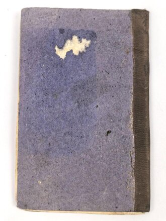 Preußen,  Soldbuch eines Infanteristen. Stark getragen mit Gasschutz Merkblatt. Dazu das Besitzzeugnis für das Eiserne Kreuz 2. Klasse für Tapferkeit vor dem Feinde,