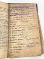 Preußen,  Soldbuch eines Infanteristen. Stark getragen mit Gasschutz Merkblatt. Dazu das Besitzzeugnis für das Eiserne Kreuz 2. Klasse für Tapferkeit vor dem Feinde,