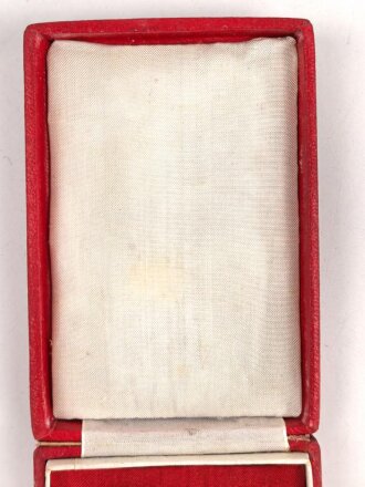 Etui für eine Auszeichnung ehemaliger Ostblock. 7 x 10 x 2cm