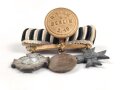 Knopflochdekoration mit drei 16mm Miniaturen, Preussen Kreuz für Kriegshilfsdienst 1916, Verwundetenabzeichen silber 2. Weltkrieg, Preussen Landeskriegerverband Ehrenzeichen 2. Stufe