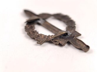 "Kampfabzeichen" als Auflage für das Band zur Deutsche Ehrendenkmünze des Weltkrieges 1914-1918