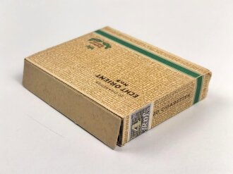 Schachtel Zigaretten "Echt Orient No.5" geöffnet , Steuerbanderole mit Hakenkreuz