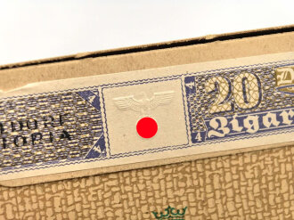 Schachtel Zigaretten "Echt Orient No.5" geöffnet , Steuerbanderole mit Hakenkreuz