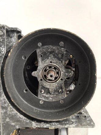 Luftwaffe Umformer U/10 s, Ln 27375, Einankerumformer für den Sender der FuG10-Anlage. Originallack, Funktion nicht geprüft