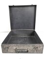 Transportkasten Wehrmacht aus Metall. Maße etwa 40 x 40 x 12cm . Originallack