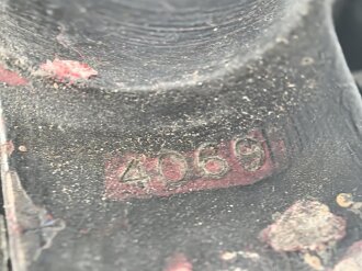 Hölzernes Gestell, Dreibein 1. Weltkrieg oder frühe Wehrmacht. Originallack, Zapfendurchmesser 12mm