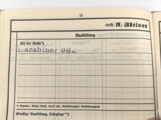 Luftwaffe, Wehrstammbuch eines Angehörigen zunächst Flieger Ausbildungs Regiment 53 Straubing, Flugzeugführerschule Prag, zuletzt Fliegerhorstkommandantur E24/IV.