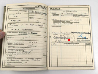 Heer, Wehrstammbuch eines Angehörigen zunächst MG Kompanie Infanterie Regiment 41 Weiden, dann Kriegsschule Dresden, Grenadier Regiment 476, entlassen am 15.8.44. SA Sportabzeichen, Rußlandfeldzug