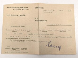 Heer, Wehrstammbuch eines Angehörigen der Artillerie Ersatz Abteilung 114 Eger, danach diverse weitere Artillerieabteilungen, am 20.7.44 entlassen. Eingetragenes Verwundetenabzeichen schwarz und silber, Rußlandfeldzug.