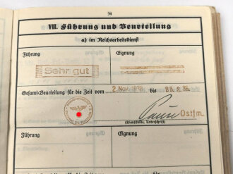 Heer, Wehrstammbuch eines Angehörigen zunächst Artillerie Ersatz Abteilung Regensburg, danach weitere Artillereinheiten, Rußlandfeldzug, eingetragene Ostmedaille.