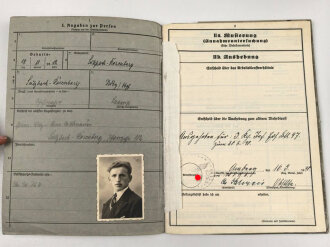 Heer, Wehrstammbuch eines Angehörigen  zunächst...