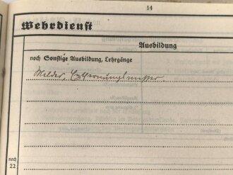 Heer, Wehrstammbuch eines Angehörigen zunächst Infanterie Ersatz Btl. 21 Fürth., danach weiter Infanterieeinheiten, Ab Oktober 1942 beim Wehrbezirkskommando Fürth.