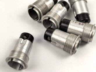 Luftwaffe , Sockel für Schauzeichen, Anzeige. Aussendurchmesser oben 22,5mm, Gesamtlänge 36,4mm. Sie erhalten ein ( 1 ) Stück