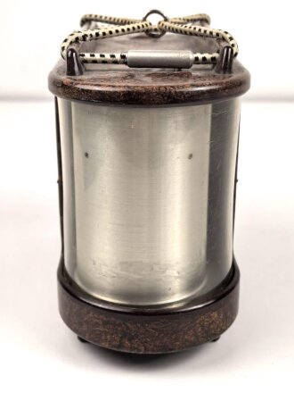 Höhenschreiber, Hersteller Kroneis Wien. Beinahe Baugleich mit den Gerät der Wehrmacht, meiner Meinung jedoch Nachkriegsproduktion. Fuktion nicht geprüft