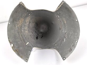 Luftwaffe , Abdeckhaube für eine Propellernabe. laut Angaben des Vorbesitzers Bf108. Gesamthöhe 30cm, Maximale Breite 31,5cm. Überlackiertes Stück