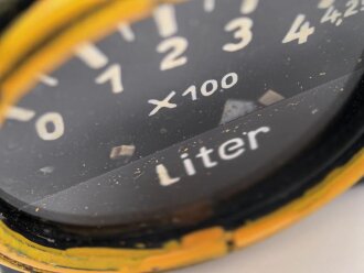 Luftwaffe, elektrischer Vorratsanzeiger 0-425 Liter,  Fl 20723, verbaut in Go 244 und He 162, vermutlich neuzeitlich gelb nachlackiert, Funktion nicht geprüft, defekt