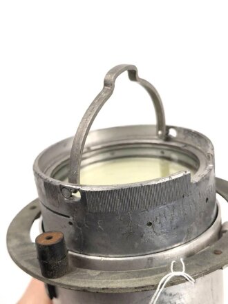 Luftwaffe,  Kathodenstrahlröhre LB-8 mit Sockel / Abschirmung. Laut Angabe des Vorbesitzers mit voller Funktion.  im Nachtjagdgerät „Liechtenstein“ SN 2 (FuG 220) und im „Würzburg“-Gerät verwendet