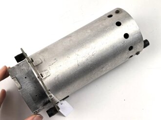 Luftwaffe,  Kathodenstrahlröhre LB-8 mit Sockel / Abschirmung. Laut Angabe des Vorbesitzers mit voller Funktion.  im Nachtjagdgerät „Liechtenstein“ SN 2 (FuG 220) und im „Würzburg“-Gerät verwendet