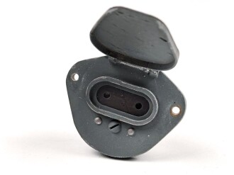 Luftwaffe, Einbau Steckdose Fl 32624. Nachbau aus Kunststoff