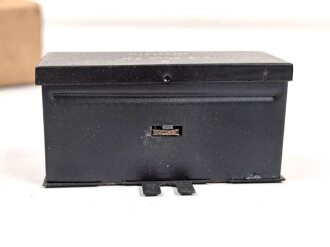 Luftwaffe , Widerstandskasten Gerät 19 E 5304 A-3 . Ungebraucht, 2 Stück in der originalen Umverpackung