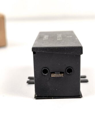 Luftwaffe , Widerstandskasten Gerät 19 E 5304 A-3 . Ungebraucht, 2 Stück in der originalen Umverpackung
