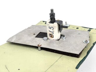 Luftwaffe , Teil einer Antenne für Funkanlage  Bf 109 B-G2. Die Isolatoren, Schirme und der Antenneneingang Rumpf Original, der Rest neuzeitlich dazugebaut.