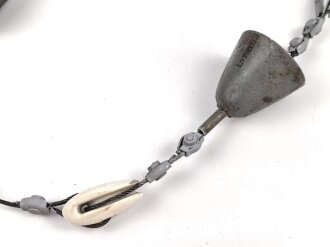 Luftwaffe , Teil einer Antenne für Funkanlage  Bf 109 B-G2. Die Isolatoren, Schirme und der Antenneneingang Rumpf Original, der Rest neuzeitlich dazugebaut.