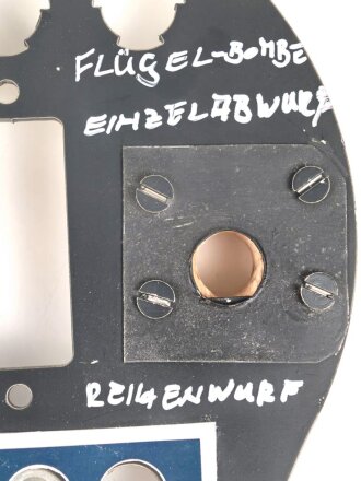 Luftwaffe , Instrumentenbrett Henschel Hs 129 B. Neuzeitliche Sammleranfertigung aus Aluminium. gebraucht