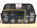 U.S. Army Air Force 2. Weltkrieg, Instrumentenbrett einer Mustang P-51. Die Instrumente soweit ich das beurteilen kann alle original , das Instrumentenbrett sowie die Kompassfeststellung sind neuzeitliche Fertigungen..