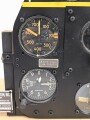 U.S. Army Air Force 2. Weltkrieg, Instrumentenbrett einer Mustang P-51. Die Instrumente soweit ich das beurteilen kann alle original , das Instrumentenbrett sowie die Kompassfeststellung sind neuzeitliche Fertigungen..