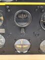U.S. Army Air Force 2. Weltkrieg, Instrumentenbrett einer Mustang P-51. Die Instrumente soweit ich das beurteilen kann alle original , das Instrumentenbrett sowie die Kompassfeststellung sind neuzeitliche Fertigungen..