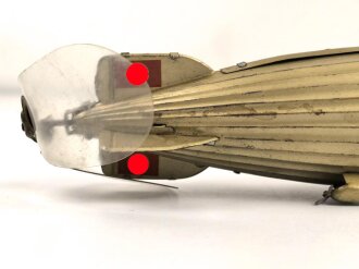 Luftschiff / Zeppelin " LZ 129 Hindenburg" als Kinderspielzeug aus Blech der Firma " Tippco"  Länge 29cm, Original Bemalt, die Luftschraube aus Zelluloid, Funktioniert einwandfrei. Ungereinigtes Stück