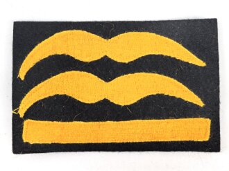 Luftwaffe, Dienstgradabzeichen für den Fliegerschutzanzug. Einfache, neuzeitliche Anfertigung auf schwarzem Untergrund