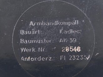 Luftwaffe, Armbandkompass für fliegendes Personal , Bauart Kadlec AK39, Fl 23235. Sehr kleine Blase, guter Zustand