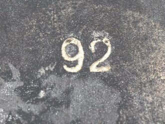 Verwundetenabzeichen in silber, Zink versilbert, Herstellermarkierung 92 für Josef Rückert & Sohn, Nadelsystem defekt