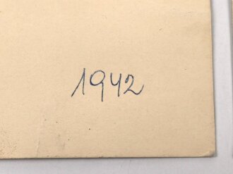 Paar großformatige Studioaufnahmen eines Angehörigen des Heeres. Gesamtmaß je 25 x 35cm