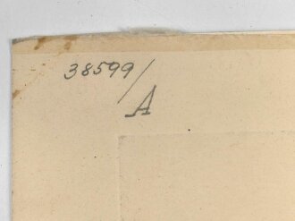 Paar großformatige Studioaufnahmen eines Angehörigen des Heeres. Gesamtmaß je 25 x 35cm