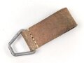 Aufschiebeschlaufe Wehrmacht , datiert 1939. Wurde benutzt um z.B. die Feldflasche ans Koppel zu hängen