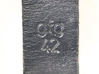 Aufschiebeschlaufe Wehrmacht , datiert 1942. Wurde benutzt um z.B. die Feldflasche ans Koppel zu hängen