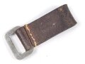 Aufschiebeschlaufe Wehrmacht , datiert 1937 ?. Wurde benutzt um z.B. die Feldflasche ans Koppel zu hängen