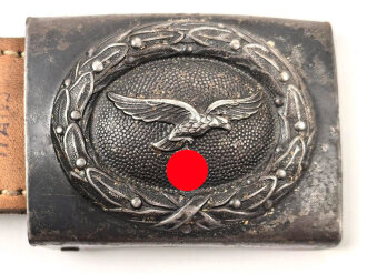 Luftwaffe, Koppelschloss für Mannschaften. Eisen lackiert, Lederzungedatiert 1942