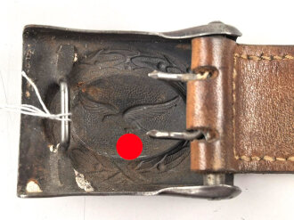 Luftwaffe, Koppelschloss für Mannschaften. Eisen lackiert, Lederzungedatiert 1942