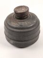 Gasmaskenfilter Wehrmacht, Filtereinsatz 41. Originallack, ungereinigt, Schraubkappe sitzt fest. Nach dem Krieg von der tschechischen Armee vereinnahmt und entsprechend gestempelt