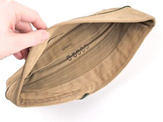 U.S. Army, Schiffchen " Cap Garrison , khaki" höchstwahrscheinlich aus der Zeit des 2. Weltkrieg. Gesamte Breite innen gemessen 26,5cm