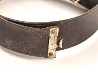 Koppelriemen für Angehörige von Parteiverbänden. Ungereinigt, Gesamtlänge 102cm, Verstelllasche neuzeitlich ergänzt